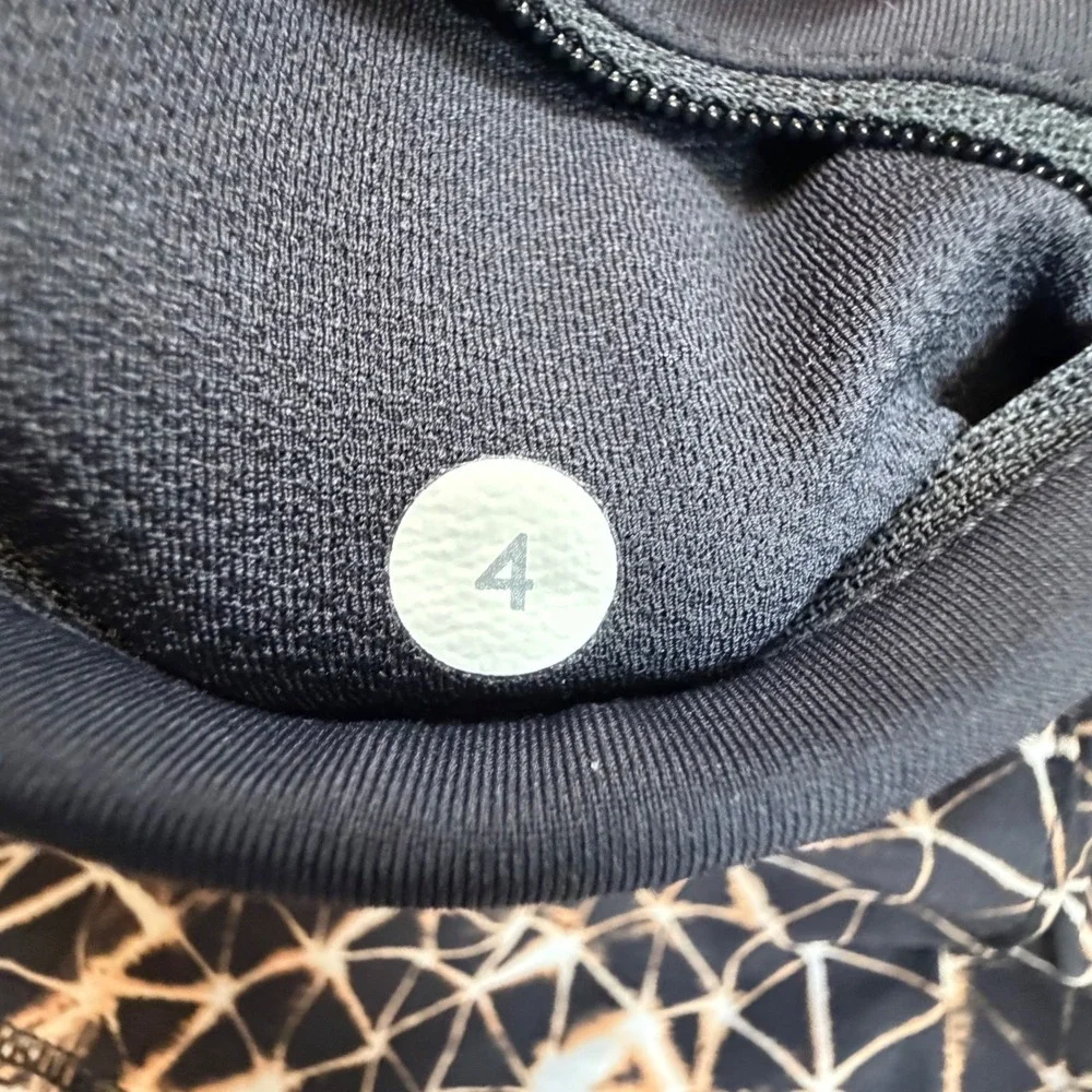 Lululemon Pace Setter Skirt Size 4 Black Geometric Prism Tennis Running Skort